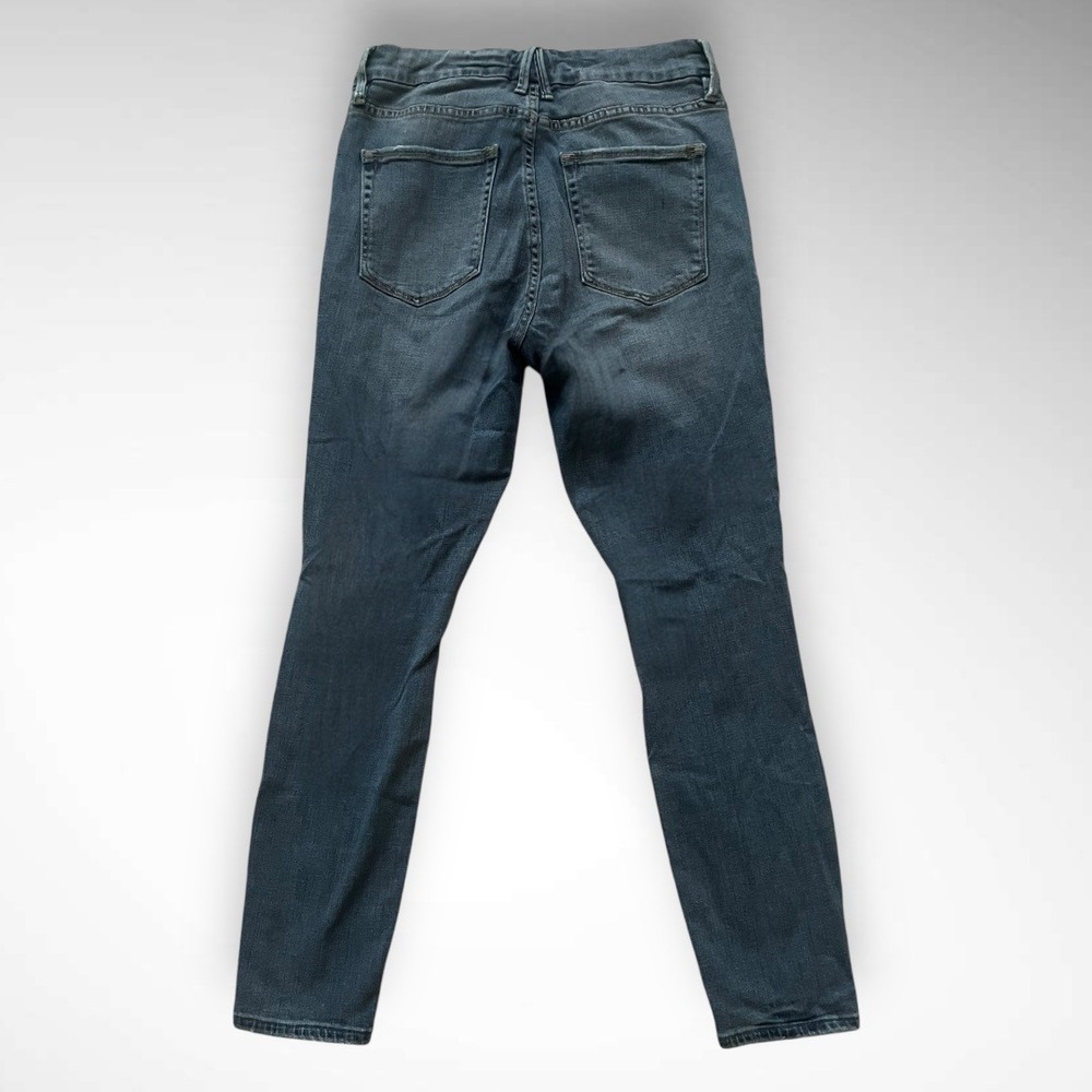 GOOD AMERICAN‎ Good Legs Crop Distressed Medium Wash Jeans Size 29 | EUC - Picture 4 of 6